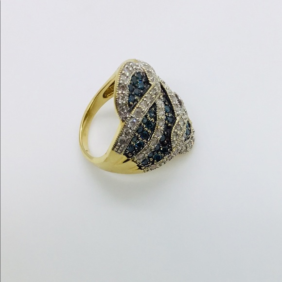Ladies Exquisite Blue and White Diamond Ring - Picture 2 of 2